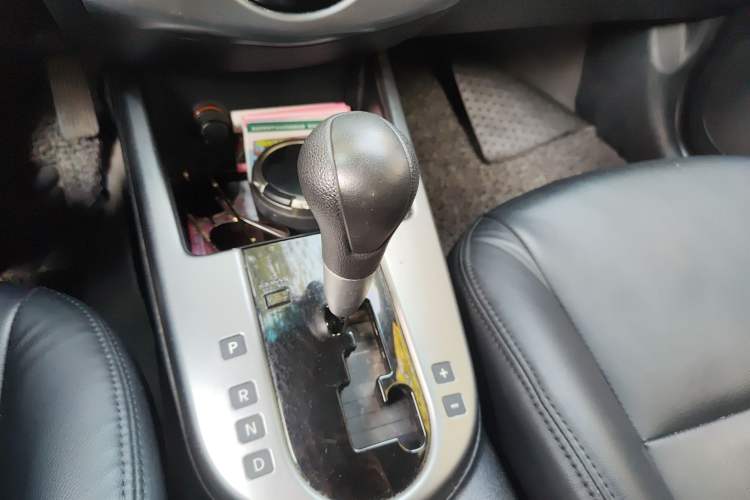 Used Kia Forte 2011 1.6L AT GL Gear Lever
