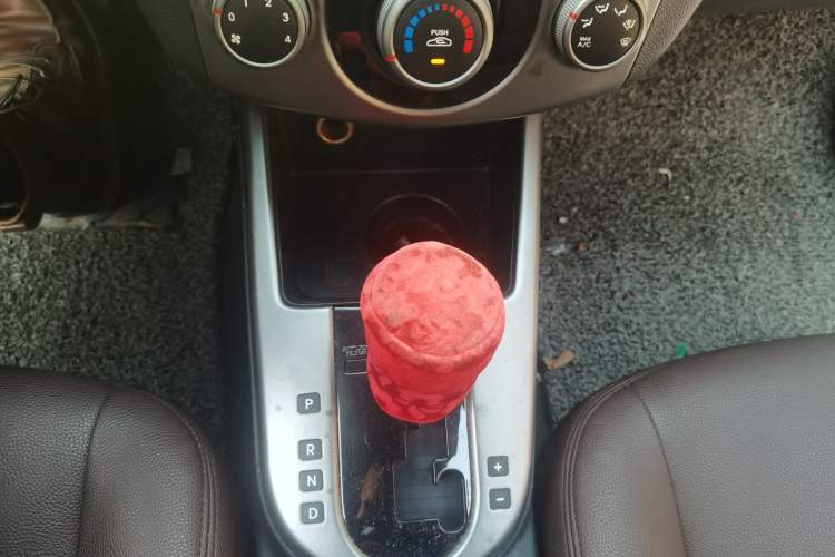 Used Kia Forte 2011 1.6L AT GL Gear Lever