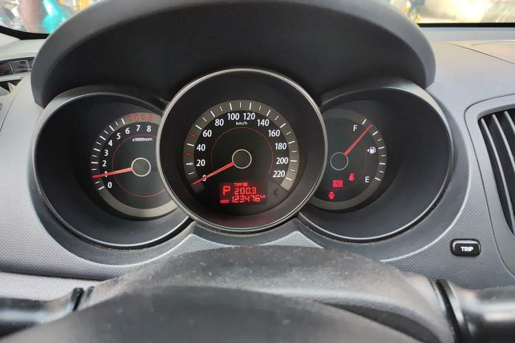 Used Kia Forte 2011 1.6L AT GL Instrument Cluster