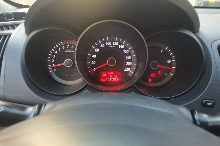 Used Kia Forte 2011 1.6L AT GL Instrument Cluster