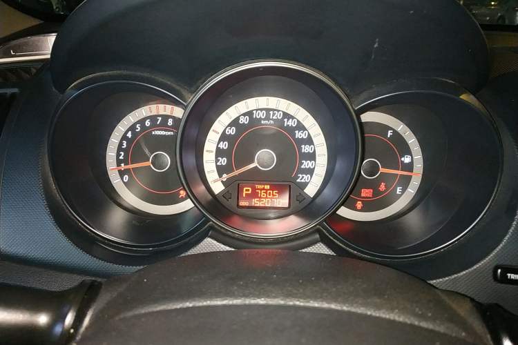 Used Kia Forte 2011 1.6L AT GL Instrument Cluster