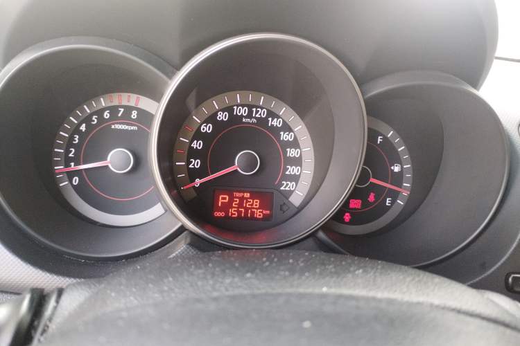 Used Kia Forte 2011 1.6L AT GL Instrument Cluster