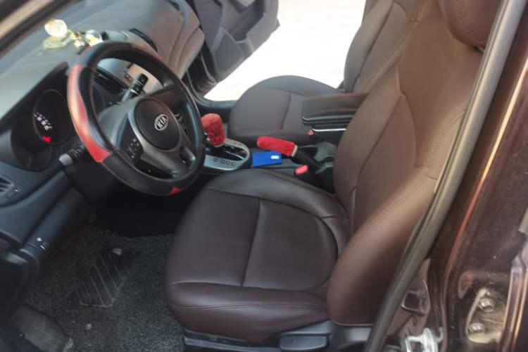 Used Kia Forte 2011 1.6L AT GL Left Front Seat