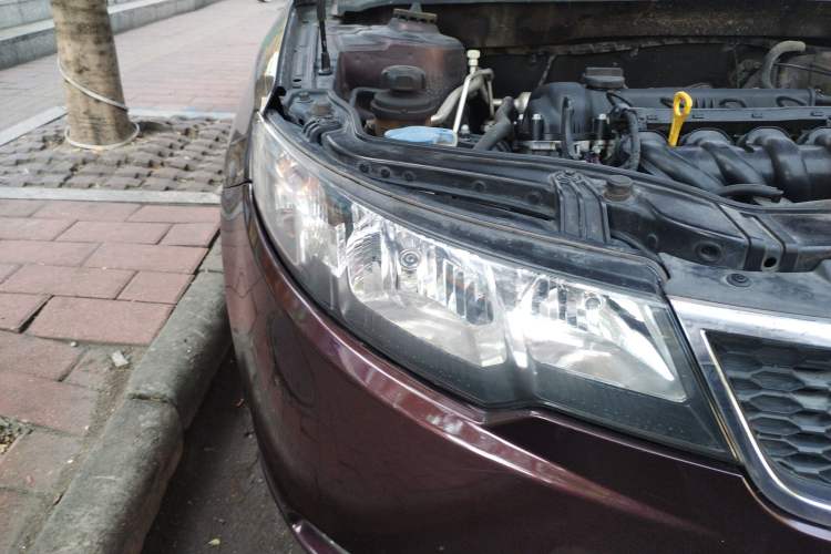 Used Kia Forte 2011 1.6L AT GL Right Front Headlight