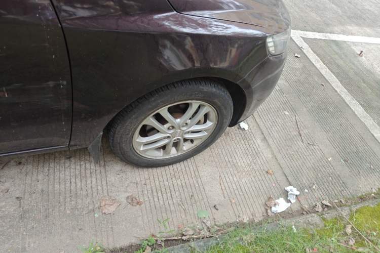 Used Kia Forte 2011 1.6L AT Premium Right Front Wheel Hub