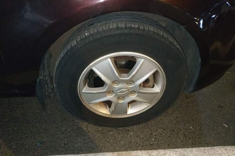 Used Kia Forte 2011 1.6L AT GL Right Front Wheel Hub