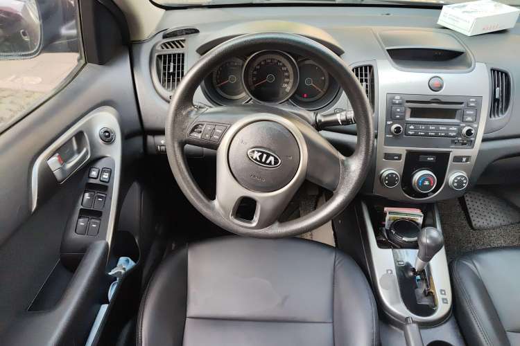 Used Kia Forte 2011 1.6L AT GL Steering Wheel