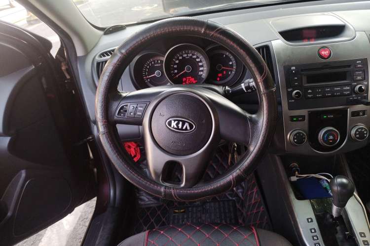 Used Kia Forte 2011 1.6L AT GL Steering Wheel