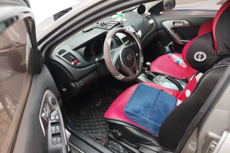 Used Kia Forte 2011 1.6L AT Premium Driver Seat