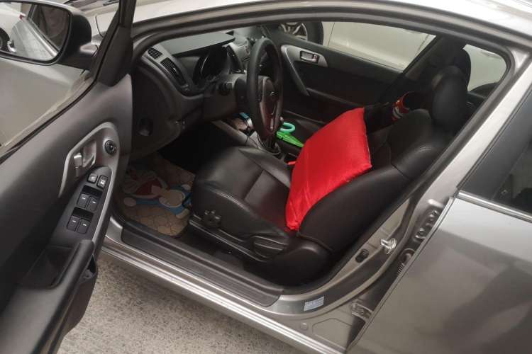 Used Kia Forte 2011 1.6L MT GLS Driver Seat
