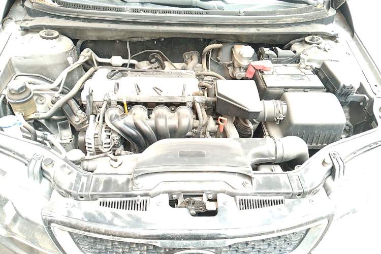 Used Kia Forte 2011 1.6L AT Premium Engine Bay