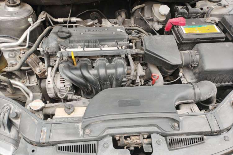 Used Kia Forte 2011 1.6L AT Premium Engine Bay