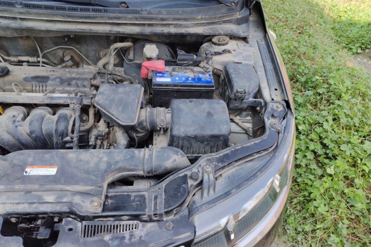 Used Kia Forte 2011 1.6L MT GLS Engine Bay Left
