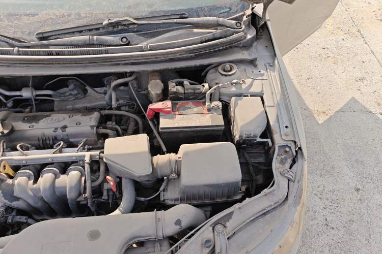 Used Kia Forte 2011 1.6L AT GL Engine Bay Left