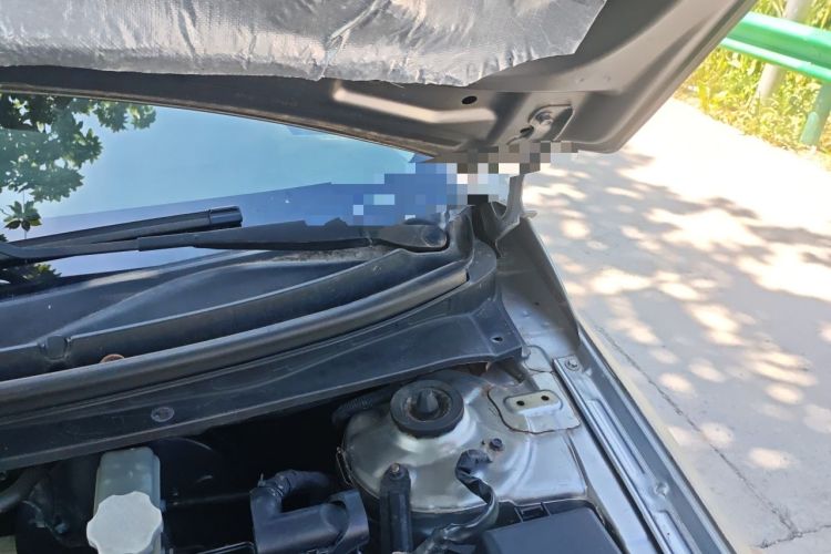 Used Kia Forte 2011 1.6L MT GL Engine Bay Left