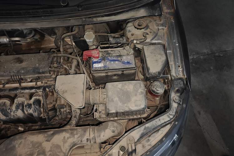 Used Kia Forte 2011 1.6L MT GL Engine Bay Left
