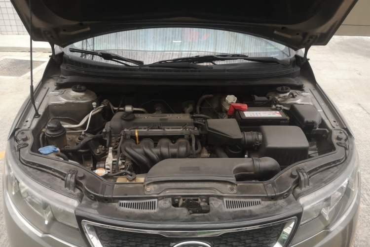 Used Kia Forte 2011 1.6L MT GLS Engine Bay