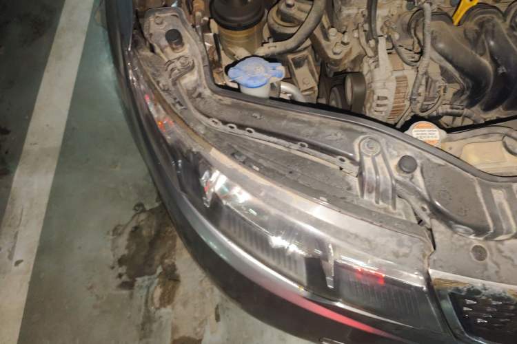 Used Kia Forte 2011 1.6L MT GL Engine Bay Right