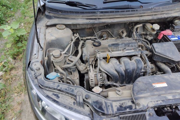 Used Kia Forte 2011 1.6L MT GLS Engine Bay Right
