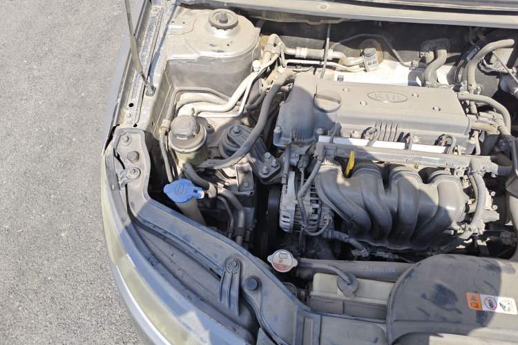 Used Kia Forte 2011 1.6L MT GLS Engine Bay Right