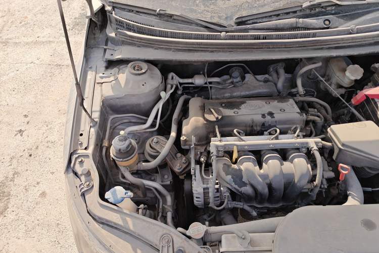 Used Kia Forte 2011 1.6L AT GL Engine Bay Right
