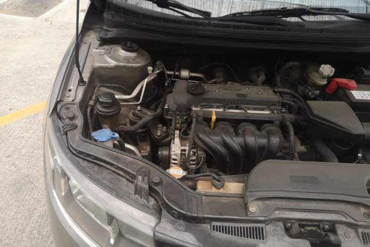 Used Kia Forte 2011 1.6L MT GLS Engine Bay Right