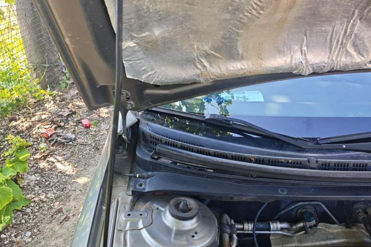Used Kia Forte 2011 1.6L MT GL Engine Bay Right