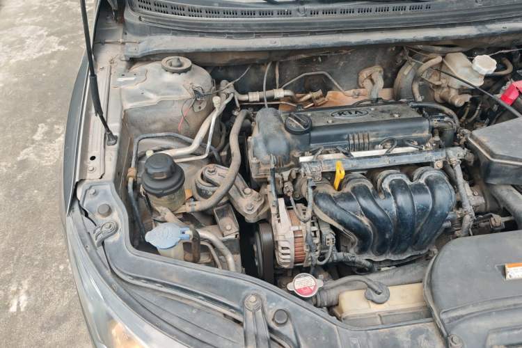 Used Kia Forte 2011 1.6L MT GL Engine Bay Right