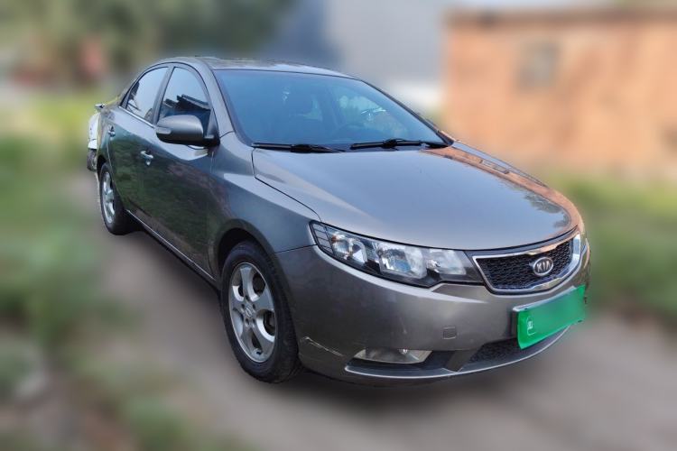 Used Kia Forte 2011 1.6L MT GLS Front Right 45 Deg