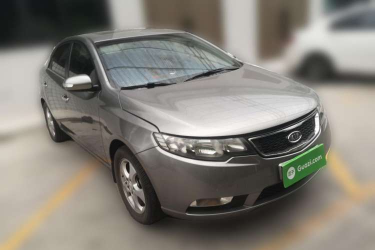 Used Kia Forte 2011 1.6L MT GLS Front Right 45 Deg