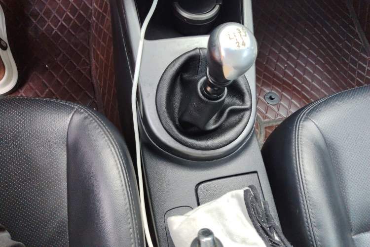 Used Kia Forte 2011 1.6L MT GLS Gear Lever