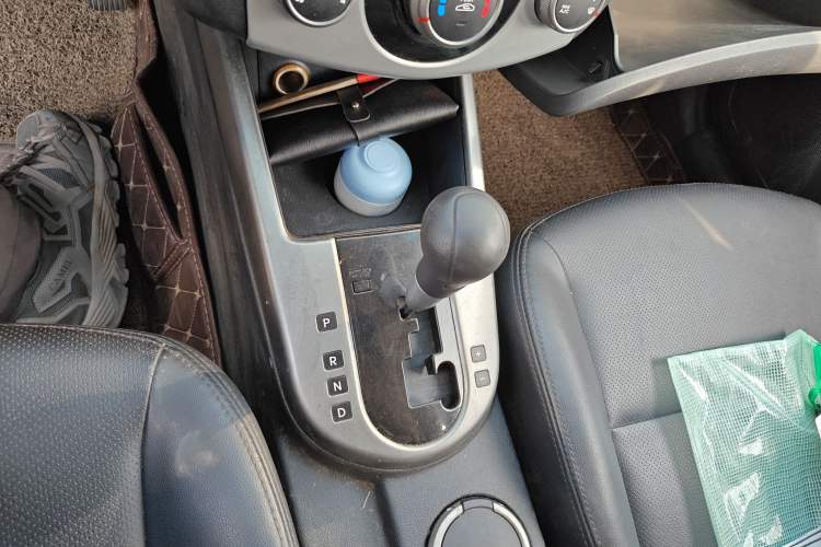 Used Kia Forte 2011 1.6L AT GL Gear Lever
