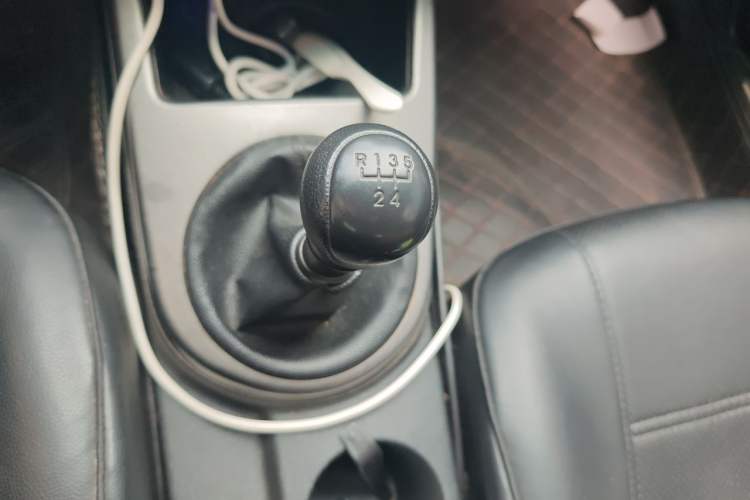 Used Kia Forte 2011 1.6L MT GL Gear Lever