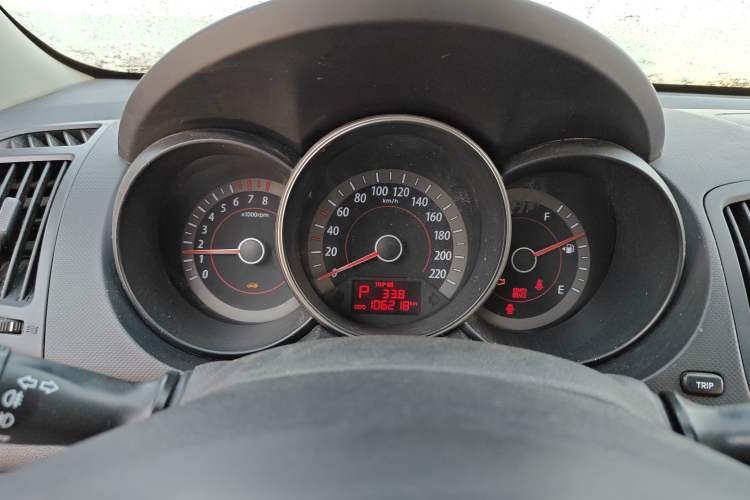 Used Kia Forte 2011 1.6L AT GL Instrument Cluster