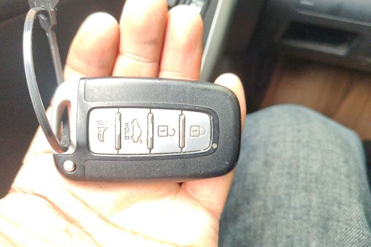 Used Kia Forte 2011 1.6L AT Premium Interior 1
