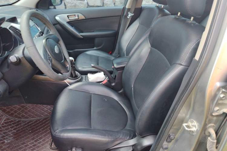 Used Kia Forte 2011 1.6L MT GLS Left Front Seat