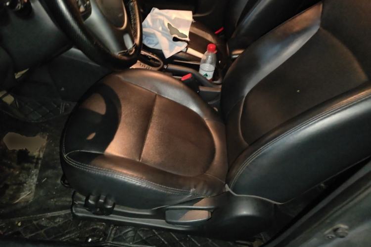 Used Kia Forte 2011 1.6L AT Premium Left Front Seat