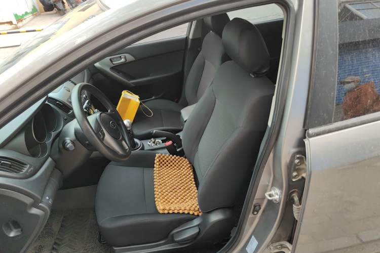 Used Kia Forte 2011 1.6L MT GL Left Front Seat