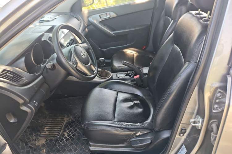 Used Kia Forte 2011 1.6L MT GL Left Front Seat
