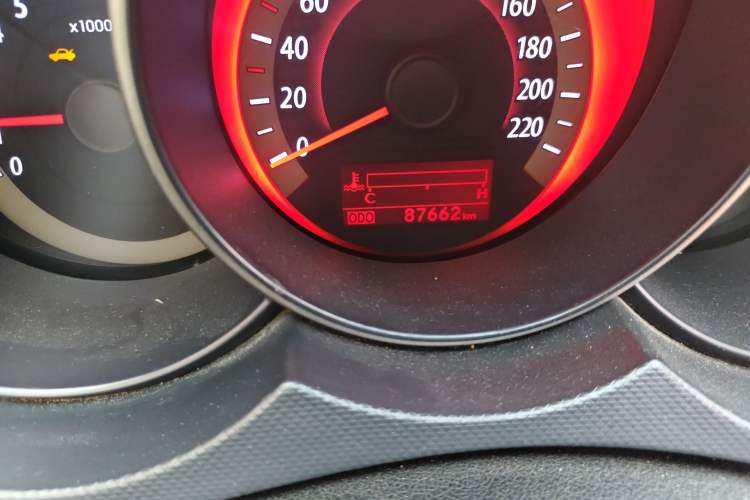 Used Kia Forte 2011 1.6L MT GLS Odometer Close Up