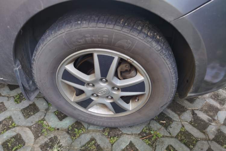 Used Kia Forte 2011 1.6L MT GL Right Front Wheel Hub