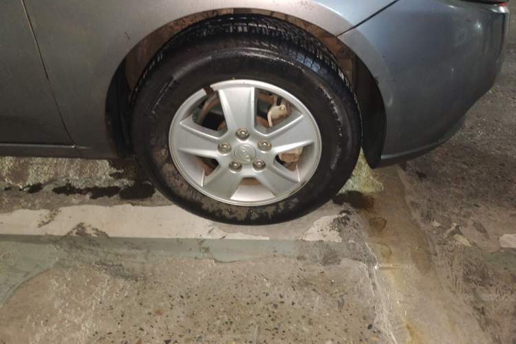 Used Kia Forte 2011 1.6L MT GL Right Front Wheel Hub