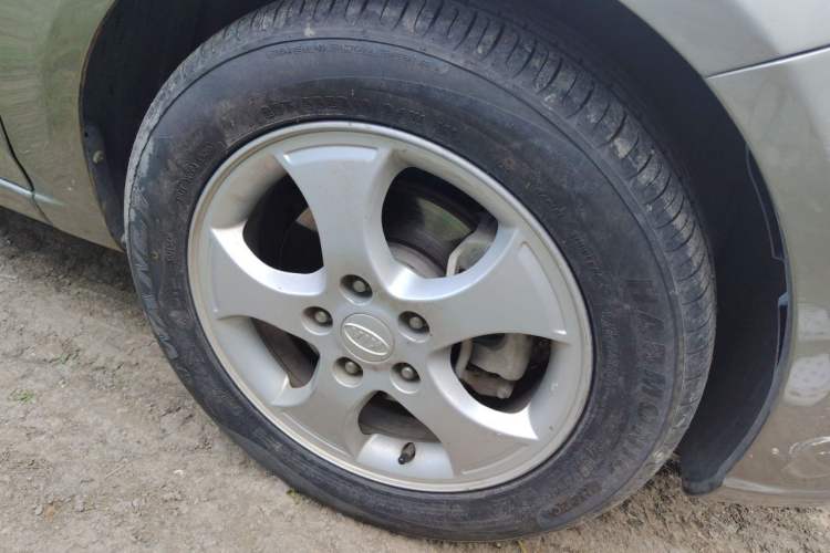 Used Kia Forte 2011 1.6L MT GLS Right Front Wheel Hub