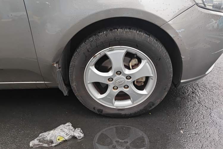 Used Kia Forte 2011 1.6L MT GLS Right Front Wheel Hub