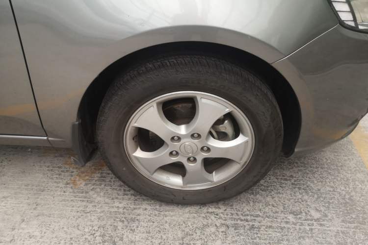 Used Kia Forte 2011 1.6L MT GLS Right Front Wheel Hub