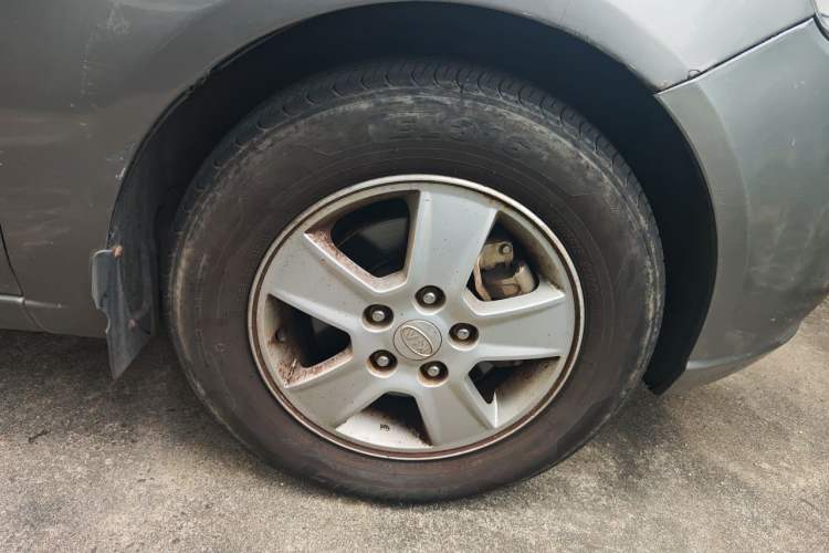 Used Kia Forte 2011 1.6L MT GL Right Front Wheel Hub