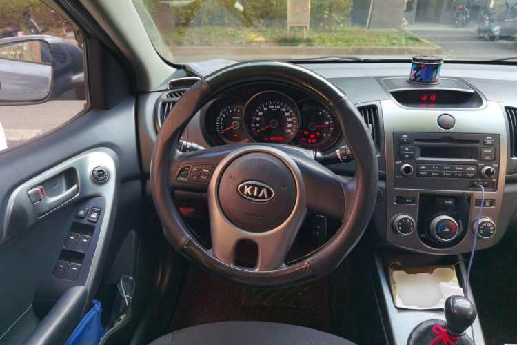Used Kia Forte 2011 1.6L MT GL Steering Wheel