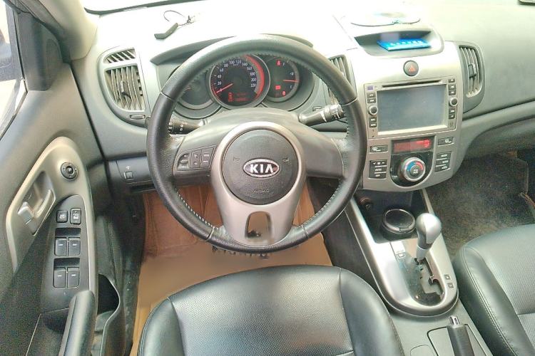 Used Kia Forte 2011 1.6L AT Premium Steering Wheel