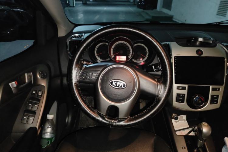 Used Kia Forte 2011 1.6L AT Premium Steering Wheel