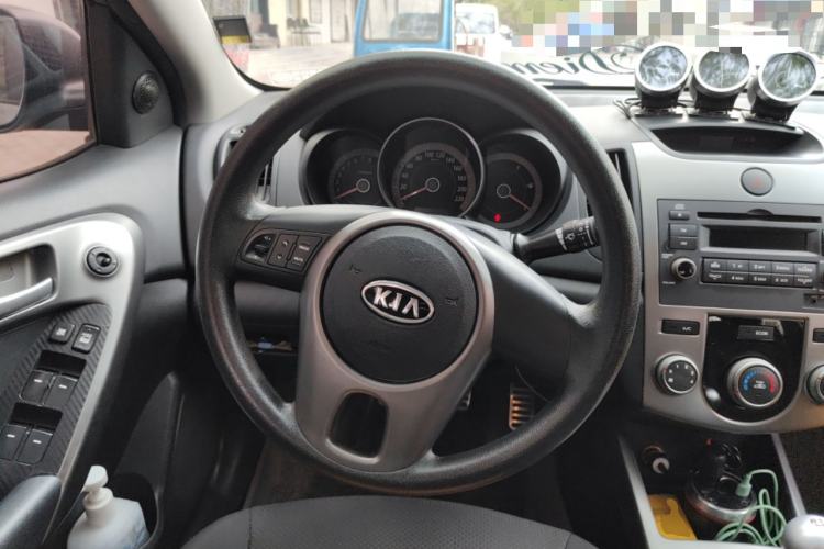 Used Kia Forte 2011 1.6L MT GL Steering Wheel